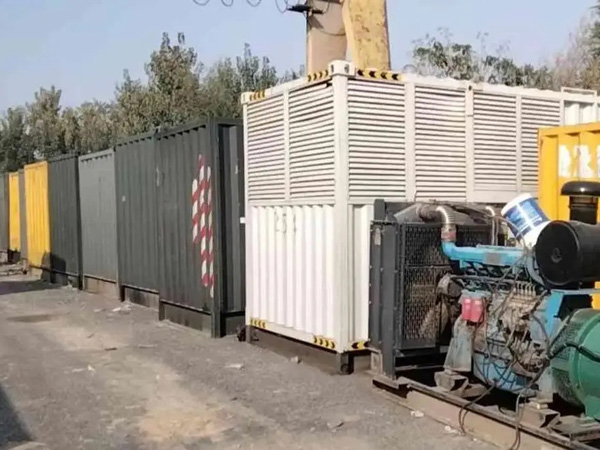 五大连池200KW柴油发电机机组每小时油耗是多少?